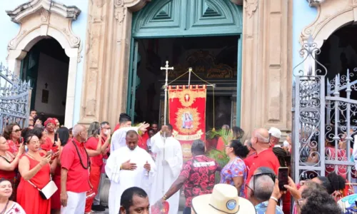 
				
					FOTOS: festa de Santa Bárbara reúne devotos no Centro Histórico
				
				