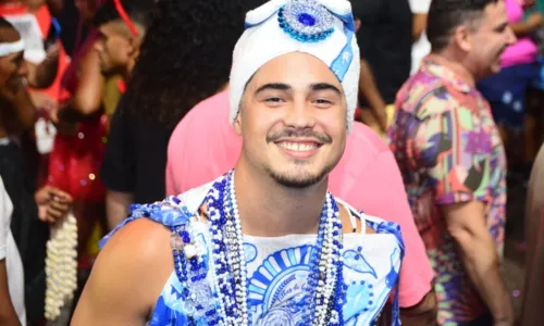 
				
					FOTOS: veja famosos que curtem o Carnaval de Salvador 2024
				
				