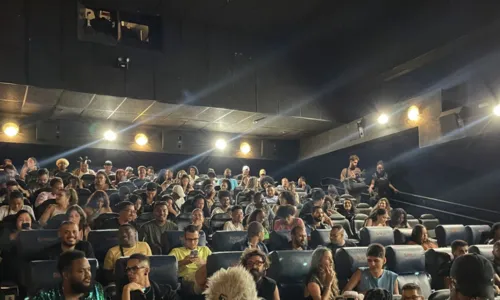 

					Fãs investem em looks e lotam cinema de Salvador para filme de Beyoncé

				