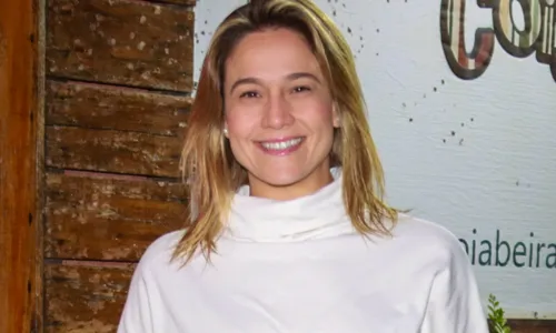 

					Fernanda Gentil revela diagnóstico de paralisia facial

				