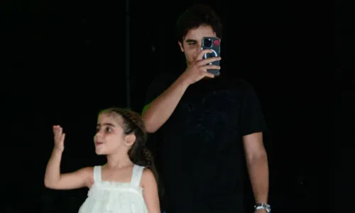 
				
					Filha de Ivete Sangalo esbanja carisma ao final do show no Maracanã
				
				