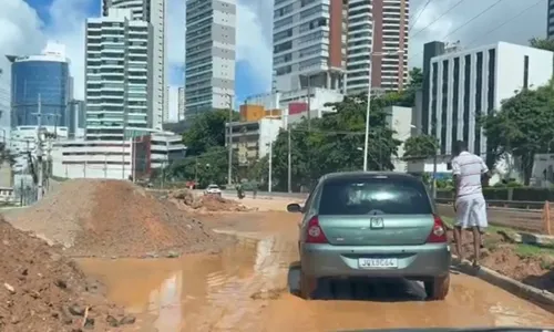 
				
					Fornecimento de água é retomado após rompimento de tubulação na Lucaia
				
				