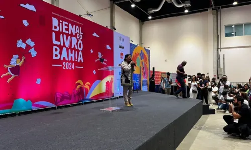  				 					Galeria: veja fotos do 1º dia da Bienal do Livro Bahia 2024 				 				