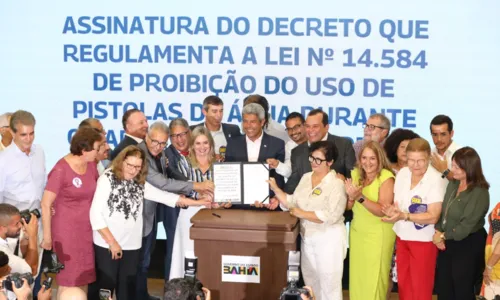 
				
					Governo da Bahia sanciona lei que proíbe pistolas de água no Carnaval
				
				