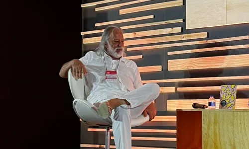  				 					'Gueto que lança a moda', diz Juliana Ribeiro em painel da Bienal 				 				