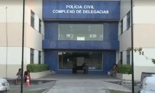 
				
					Homem é assassinado na frente do filho de 8 anos na Bahia
				
				