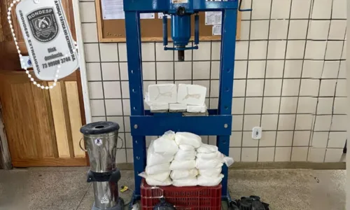  				 					Homem é preso com drogas e equipamentos de laboratório no sul da Bahia 				 				