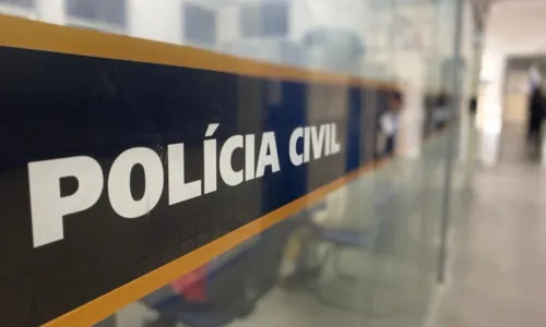 
				
					Homem é preso suspeito de esfaquear esposa 11 vezes na Bahia
				
				