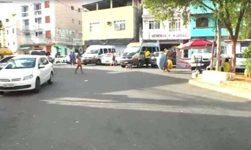 
				
					Homem morre e outro é preso durante operação em bairro de Salvador
				
				