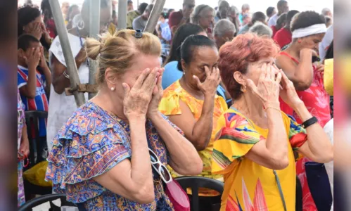 
				
					Homenagem a Santa Luzia: veja fotos da celebração em Salvador
				
				