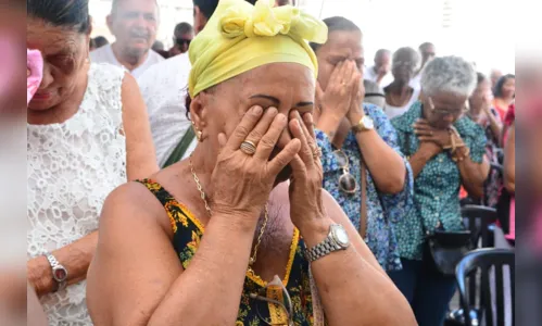 
				
					Homenagem a Santa Luzia: veja fotos da celebração em Salvador
				
				