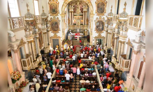 
				
					Homenagem a Santa Luzia: veja fotos da celebração em Salvador
				
				