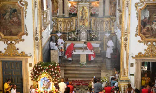 
				
					Homenagem a Santa Luzia: veja fotos da celebração em Salvador
				
				
