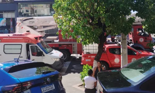 
				
					Hotel é evacuado por causa de incêndio em Salvador
				
				