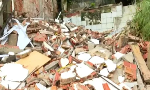 
				
					Imóvel desaba em bairro de Salvador e causa danos em casas vizinhas
				
				