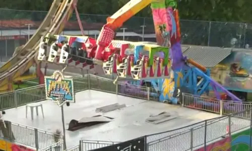 
Irmãos ficam feridos após brinquedo despencar em parque de Salvador
