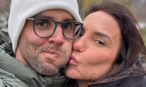 
				
					Ivete Sangalo e Daniel Cady dão beijão em passeio por Boston; VÍDEO
				
				