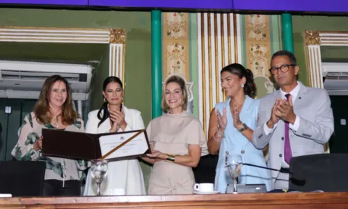  				 					Jéssica Senra recebe comenda Maria Quitéria em sessão na Câmara; FOTOS 				 				