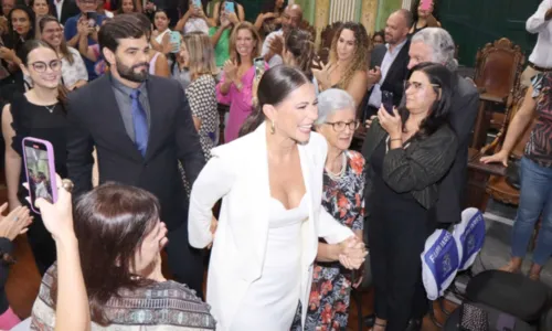  				 					Jéssica Senra recebe comenda Maria Quitéria em sessão na Câmara; FOTOS 				 				
