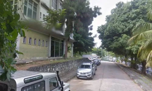
				
					Jovem é assassinado a tiros no Lobato; polícia investiga
				
				