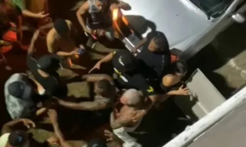 
				
					Kannário é agredido durante confusão em festa de Carnaval em Sergipe
				
				