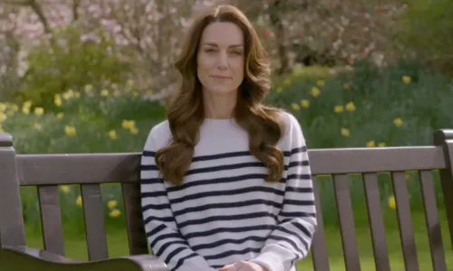 				 					Kate Middleton anuncia câncer e início de tratamento com quimioterapia 				 				