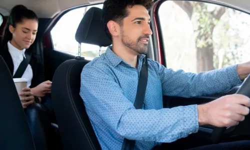 
				
					Lei que regulamenta trabalho de motorista por app divide opiniões
				
				