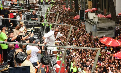 
				
					Leo Santana arrasta meio milhão de pessoas no Rio de Janeiro
				
				