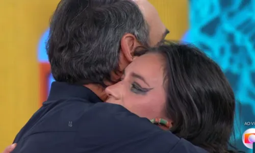  				 					Lore Improta e Alane viralizam com passos de 'Perna Bamba'; ASSISTA 				 				