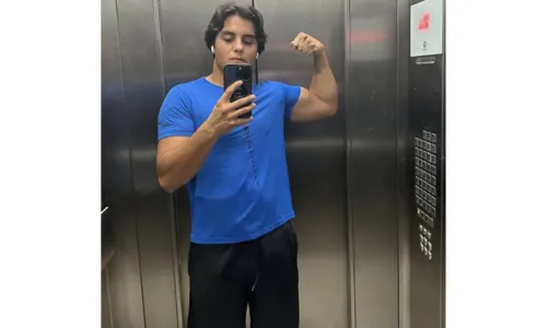 
				
					Marcelo Sangalo surpreende ao mostrar braço musculoso em selfie
				
				