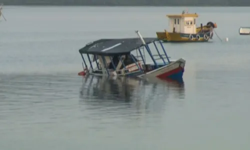 
				
					Marinha investiga excesso de passageiros em naufrágio na Bahia
				
				