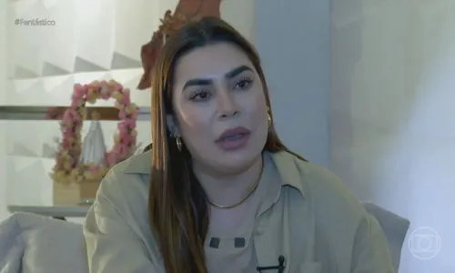 
				
					'Me dava mil reais por mês', diz Naiara Azevedo sobre ex-marido
				
				