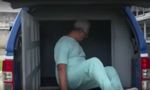 
				
					Médico preso após injúria racial paga fiança de 10 salários e é solto
				
				