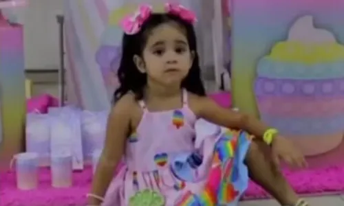 
				
					Menina de 4 anos morre afogada em piscina de chácara na Bahia
				
				