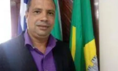  				 					Motorista de ambulância morre após batida com caminhão na BA 				 				