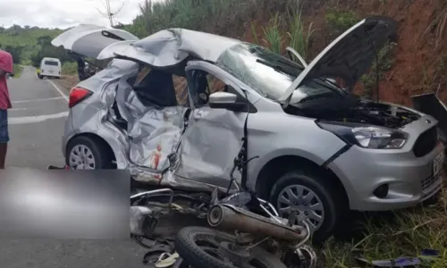  				 					Mototaxista morre e mulher fica gravemente ferida em acidente na Bahia 				 				