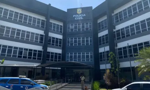  				 					Mulher é morta a facadas no bairro de Valéria; filho é suspeito 				 				