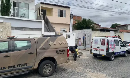 
				
					Mulher morre após ser espancada dentro de casa no interior da Bahia
				
				