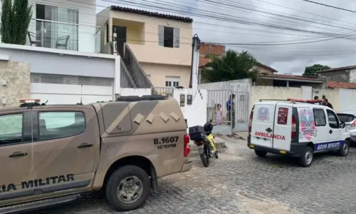  				 					Mulher morre após ser espancada dentro de casa no interior da Bahia 				 				