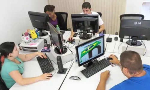 

					Nube oferece 10.127 vagas com salários de até R$3,2 mil; veja lista

				