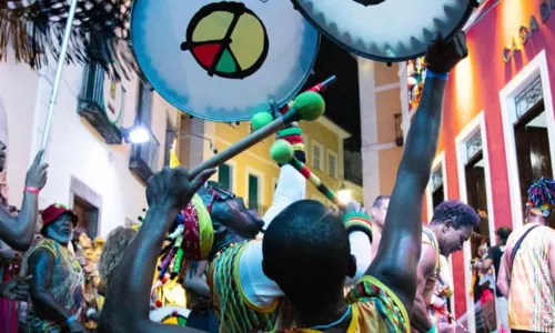  				 					Olodum se apresenta na Concha Negra em Salvador 				 				