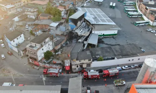 
				
					Ônibus que pegaram fogo em garagem de Salvador estavam em manutenção
				
				