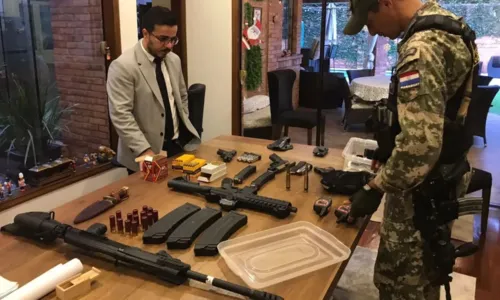 
Operação da PF investiga grupo suspeito de traficar 43 mil armas
