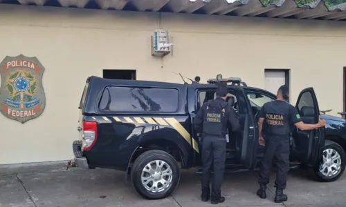 
				
					PF realiza operação na Bahia que investiga fraudes no Bolsa Família
				
				