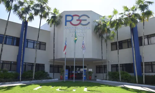 
				
					PGE abre processo seletivo com 96 vagas; salários chegam a R$ 4,8 mil
				
				