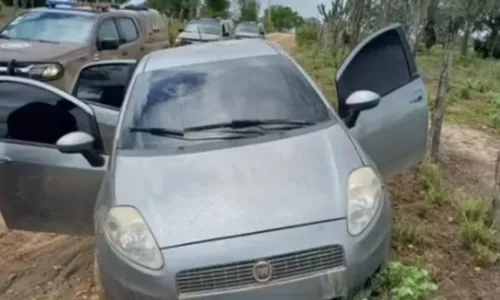 
				
					Pai e filho são sequestrados e têm carro roubado na norte da Bahia
				
				