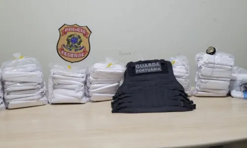 
Passageira de cruzeiro é presa com 47 kg de cocaína em Ilhéus
