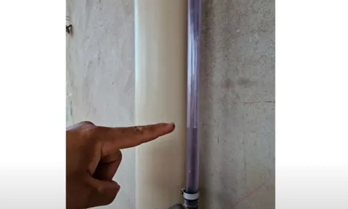 				 					Pedreiro cria método prático de captar água de ar-condicionado 				 				