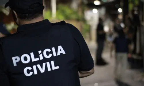 
				
					Polícia investiga triplo homicídio em bairro do subúrbio de Salvador
				
				