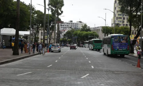 
				
					Praça do Campo Grande é reaberta com realocação dos pontos de ônibus
				
				
